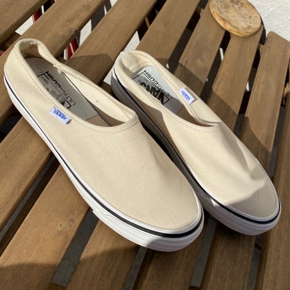 Vans - Picture 1 of 4